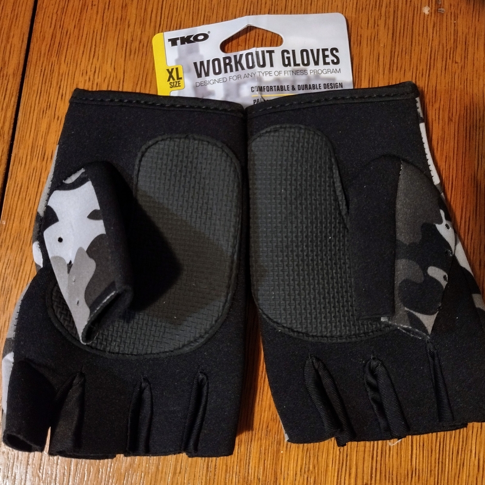 TKO Black and Gray Workout Gloves